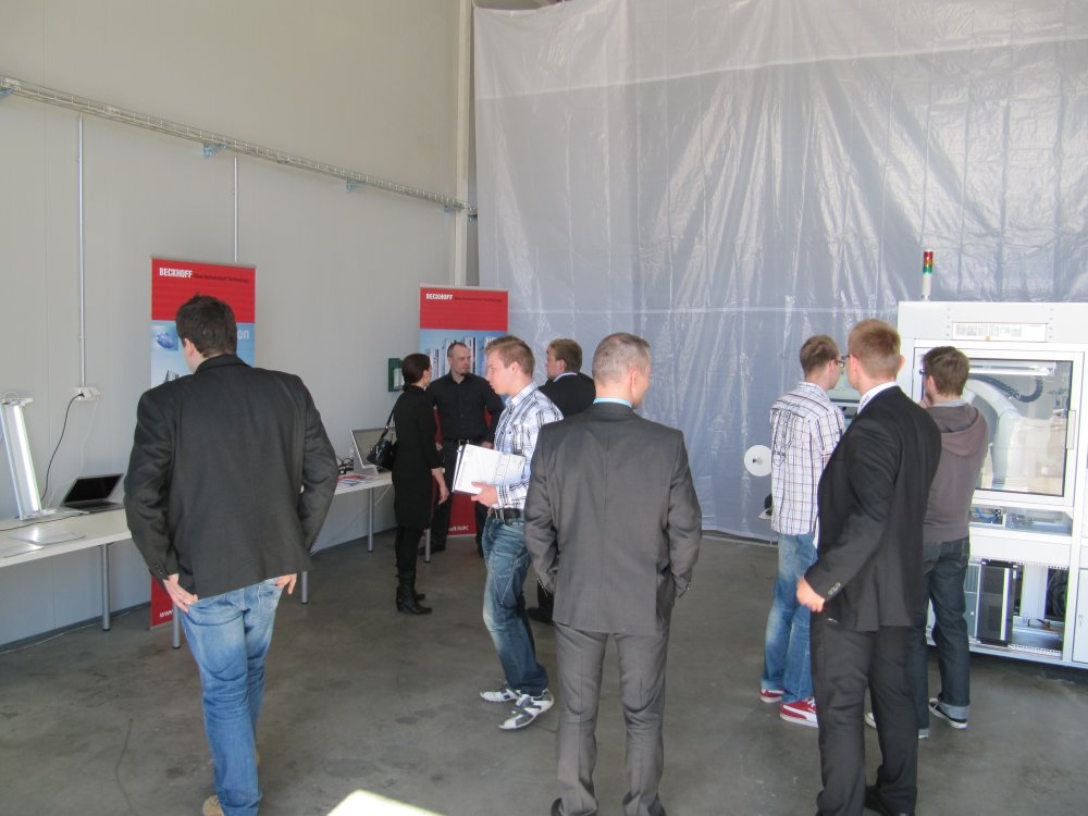 Esittelyhallissa mielenkiintoisia laitteita